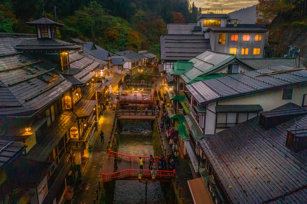 Lune de miel au Japon village thermal traditionnel