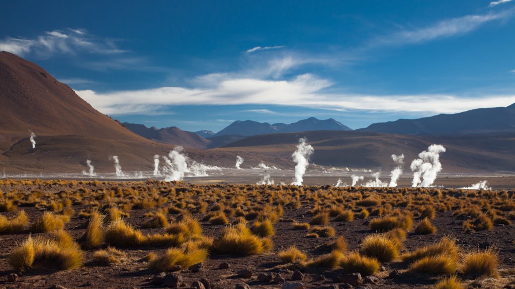 Sources chaudes en amoureux fumeroles dans le désert de l'Atacama