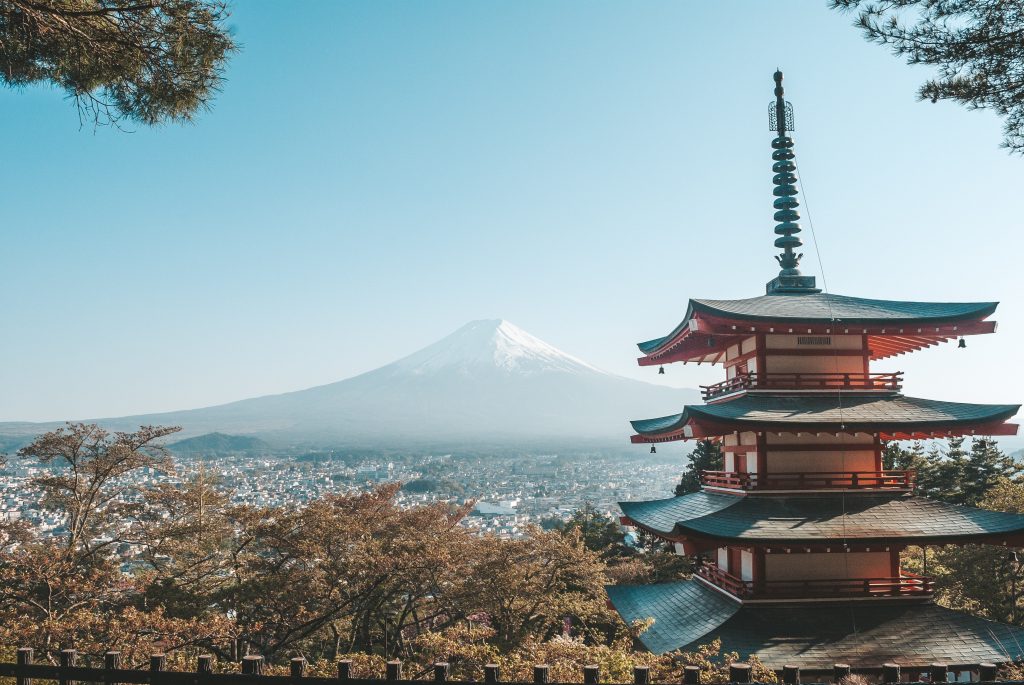 Séjour romantique au Japon - Pagode Chureito donnant sur le mont Fuji